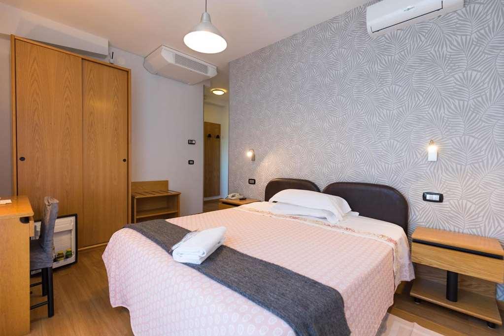 Hotel Logonovo Лидо-дельи-Эстенси Номер фото