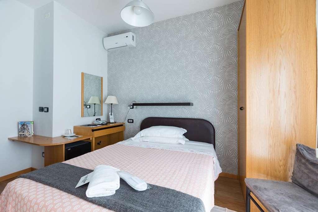 Hotel Logonovo Лидо-дельи-Эстенси Номер фото