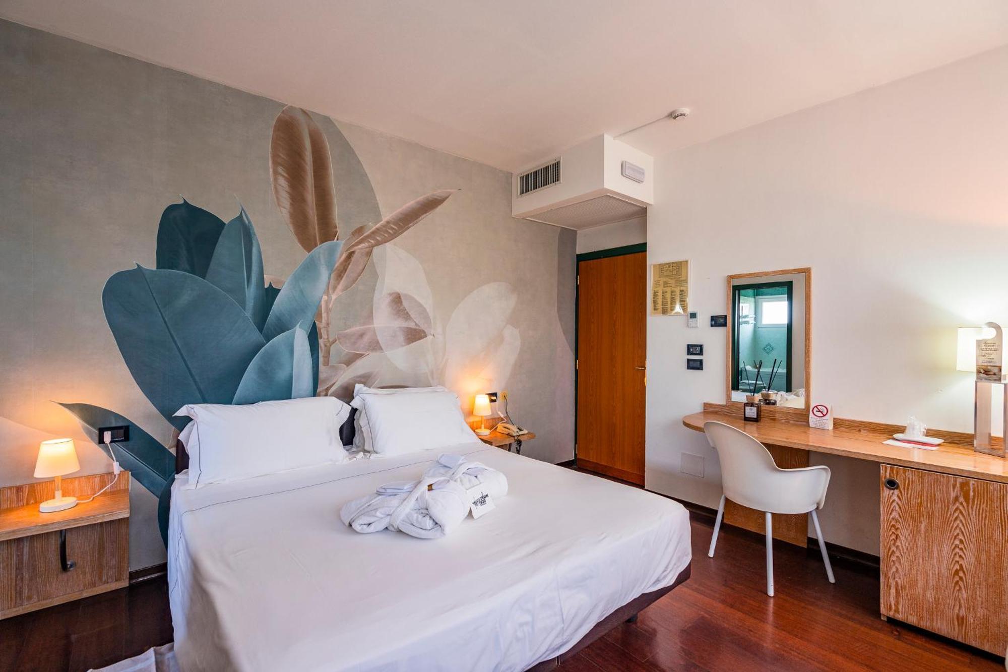 Hotel Logonovo Лидо-дельи-Эстенси Экстерьер фото