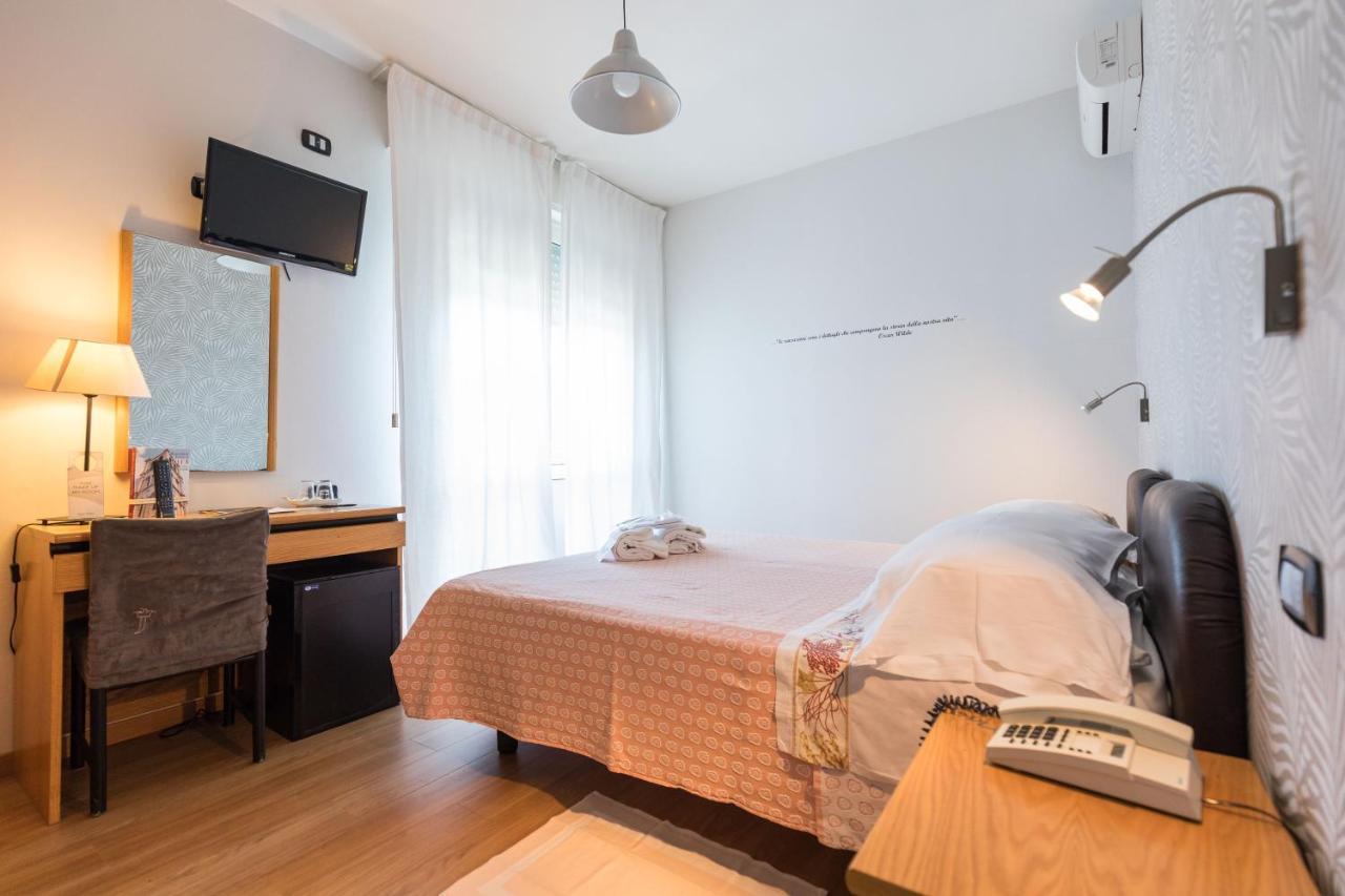 Hotel Logonovo Лидо-дельи-Эстенси Экстерьер фото